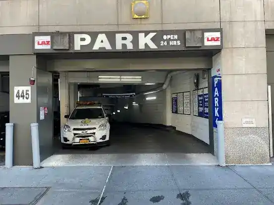 LAZ Parking