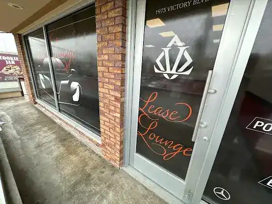 Lease Lounge