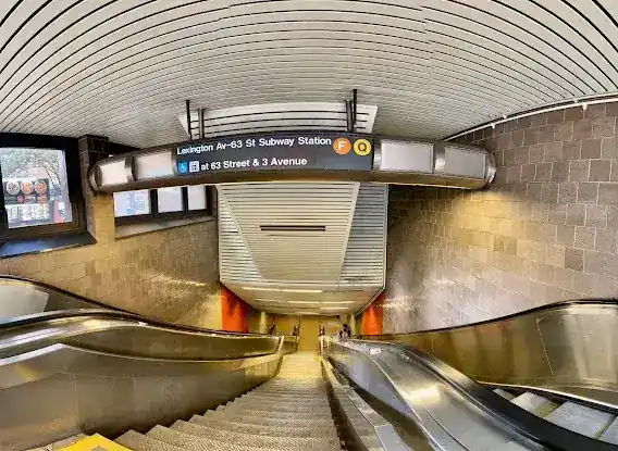Lexington Av/63 St
