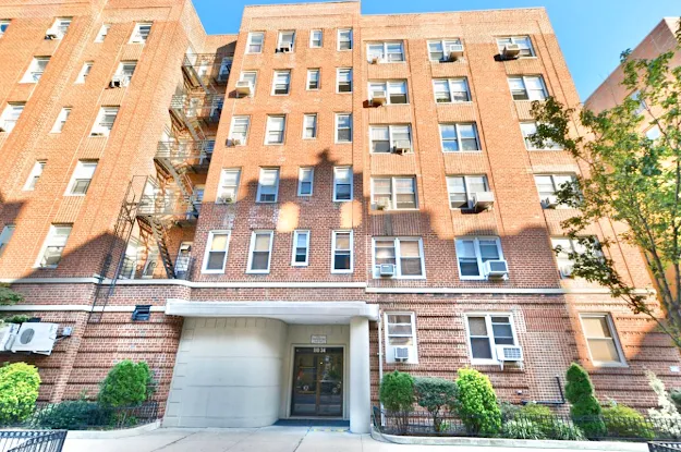 Lily Tran Team - Forest Hills Realtor with eXp Realty New York