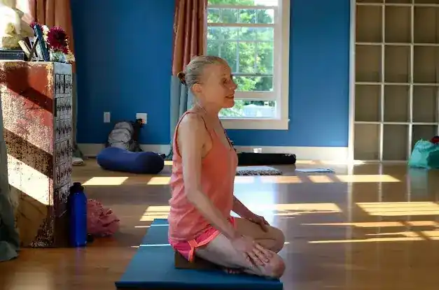 Lois Nesbitt Yoga