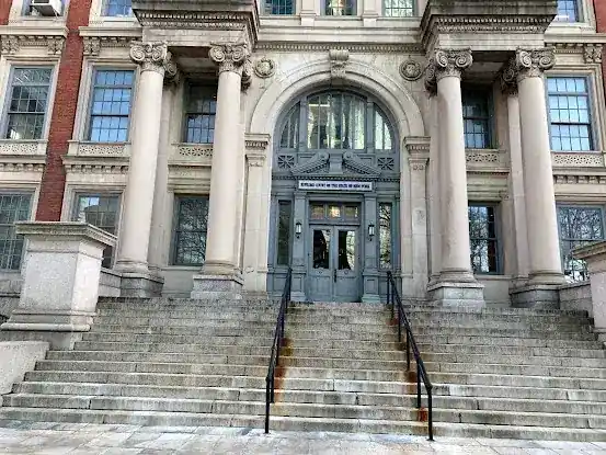 Long Island City Courthouse
