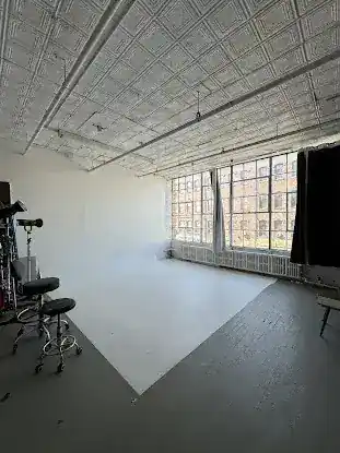 LOVE STUDIOS NYC AFFORDABLE RENTAL PHOTO & VIDEO STUDIO