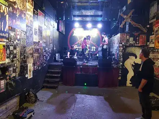 Lucky 13 Saloon