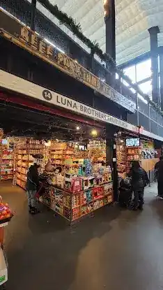 Luna Brothers Fruit Plaza