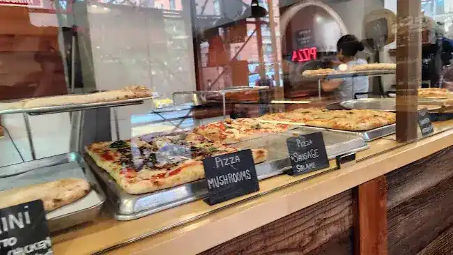 Luzzo's La Pizza Napoletana - UES