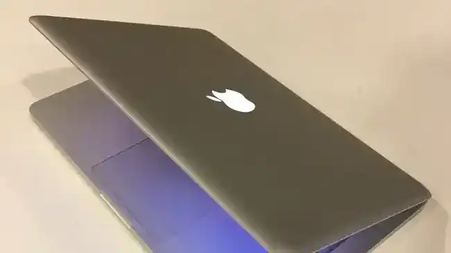 MacbookNewYork