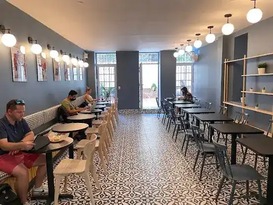 Madame Bonté Café