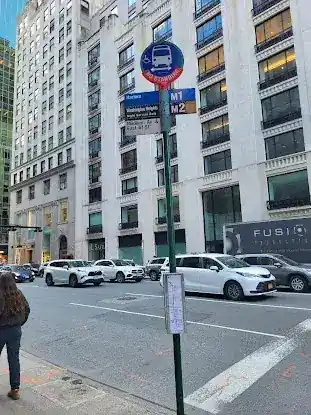 Madison Av/E 60 St