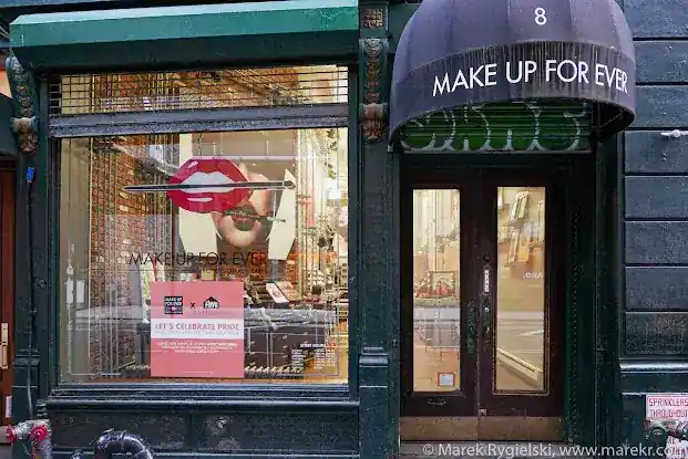MAKE UP FOR EVER Pro Studio