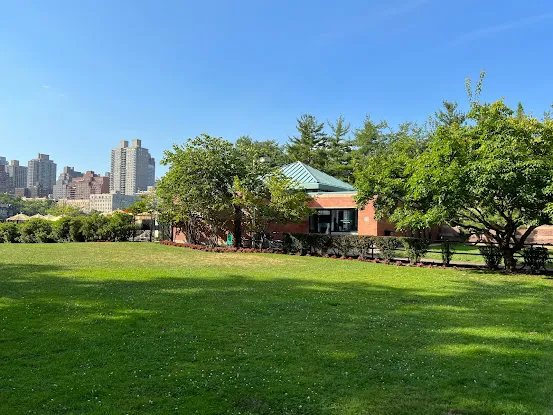 Manhattan Park Pool Club