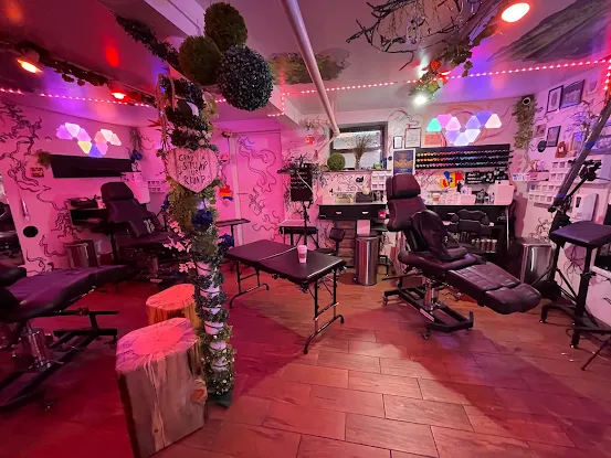 MANHATTAN TATTOOS llc