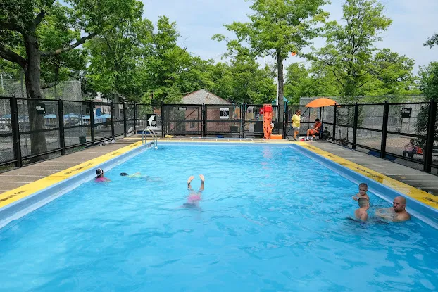 Marie Curie Mini Pool