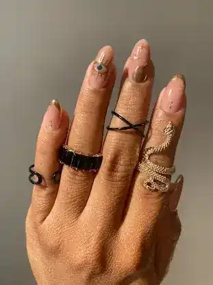 Mars Nails
