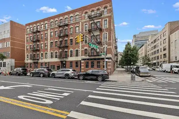 McKenna Square Associates