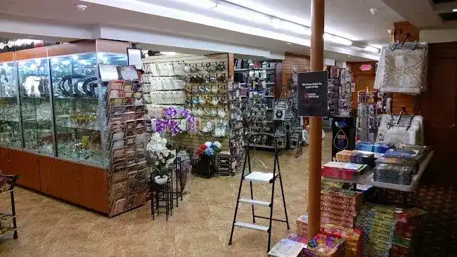 Menorah Judaica & Gifts