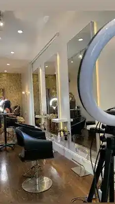 Mirjam Bayoumi Salon