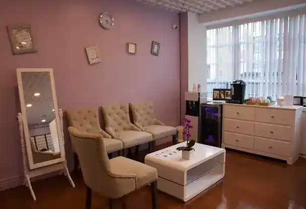 Miss Lash & Brow Manhattan / Eyelash Extensions & Permanent Make-up Clinic
