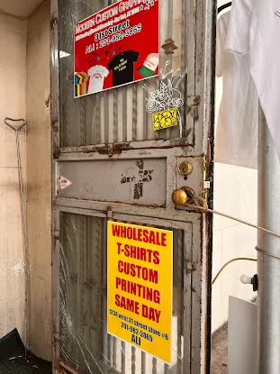 Modern Custom Graphics