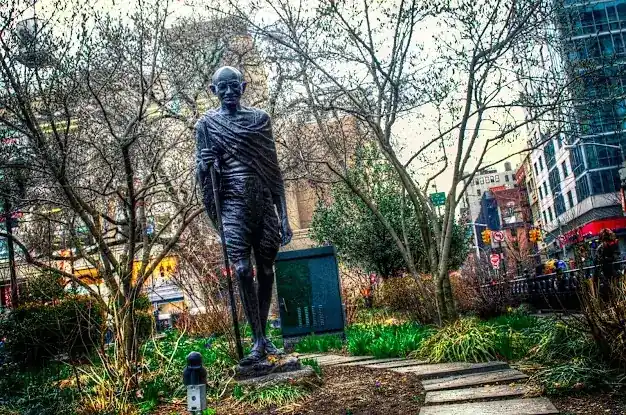 Mohandas Gandhi Statue
