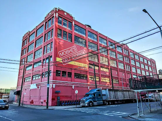 Moishe's Self Storage