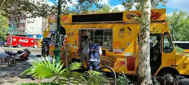 Mo's Famous Burgers