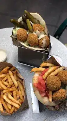 Moshe’s falafel