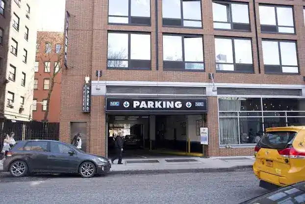MPG: Manhattan Parking Chelsea (MP 17)