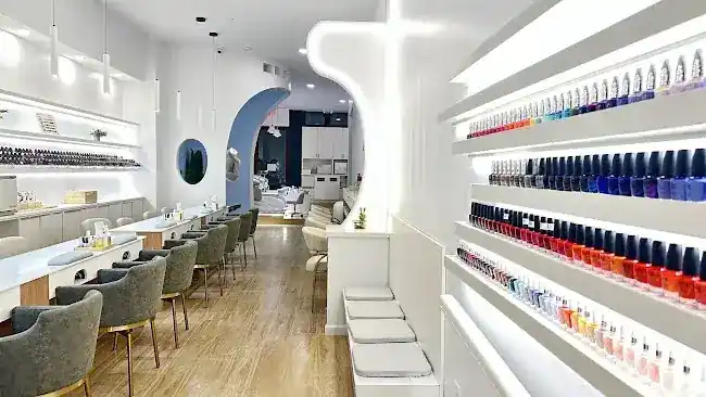 NAIL AUG