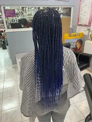 Ndeye Fallou African hair Braider