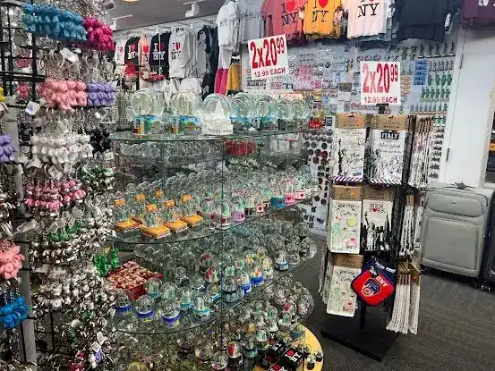 New York City Gifts & Luggage