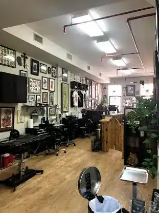 NO IDOLS TATTOO & PIERCING