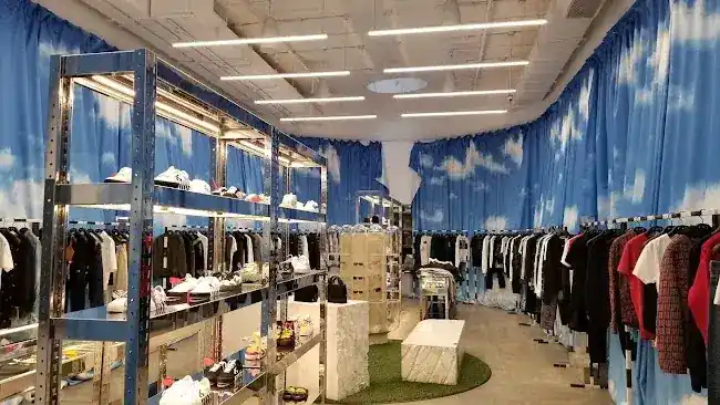 Off-White EM PTY Gallery