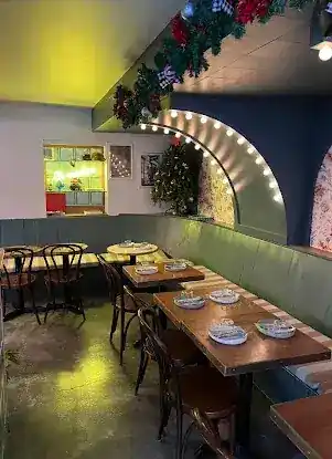 Old Fashion Café
