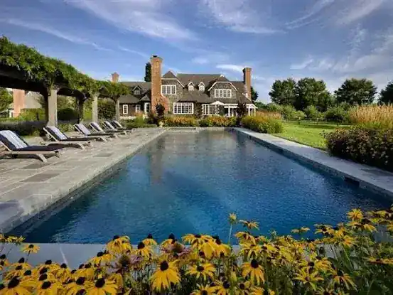 Palatial Pools Inc.