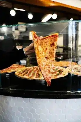 Pizza Loves Sauce