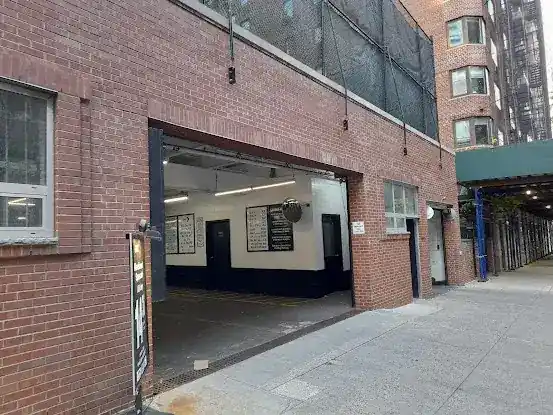 Plaza 400 Parking