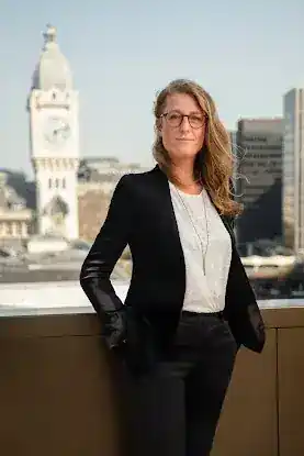 PORTRAIT EXECUTIVE