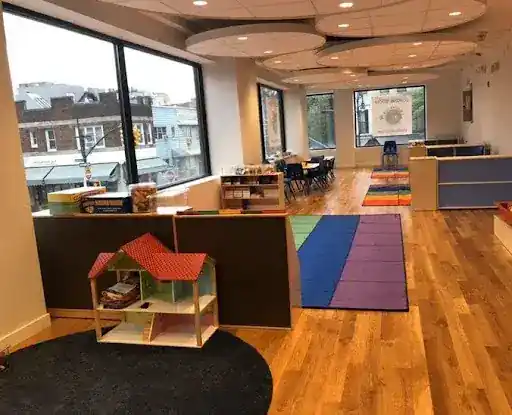 Preschool atelier de la casa Montessori French Spanish