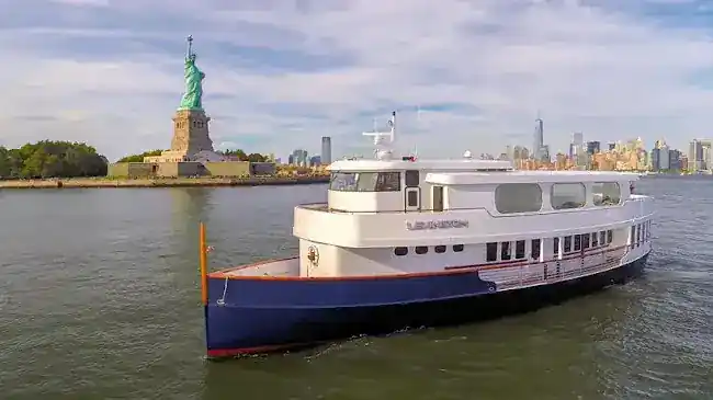 Prestige Yacht Charters