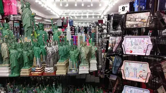 Q Tee Gift Shop