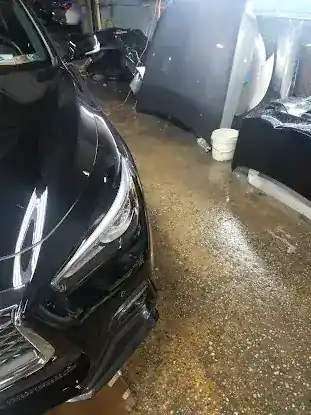 R & J Collision