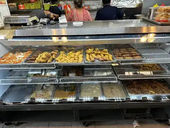 Raja Sweets & Fast Food