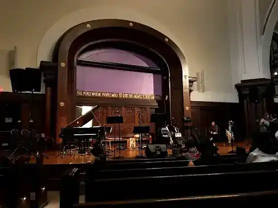 Redeemer Presbyterian Church, Lincoln Square