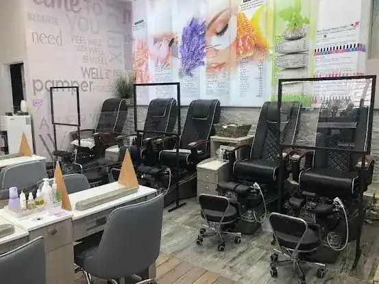 Refresh Nail n Spa (78 Street)