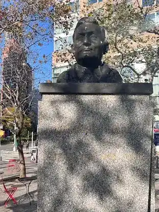Richard Tucker Statue