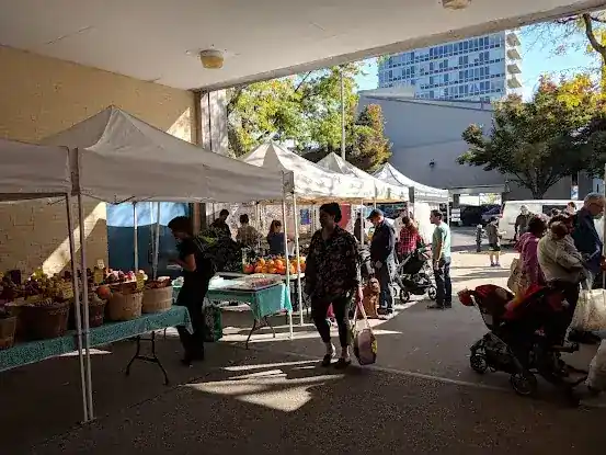 Riverdale Y Sunday Market