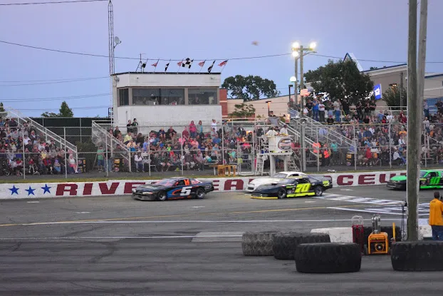 Riverhead Raceway