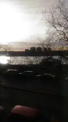 Riverside Associate