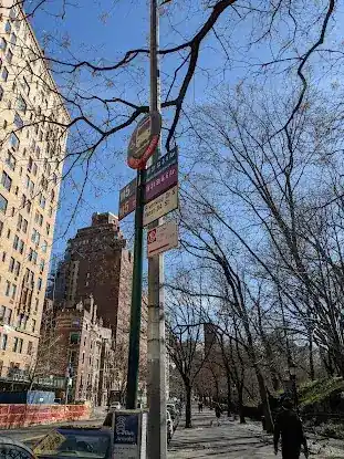 Riverside Dr/W 84 St